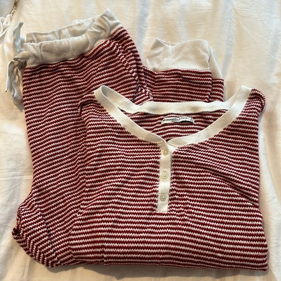 Abercrombie & Fitch Other - XL Abercrombie red and white pajama set